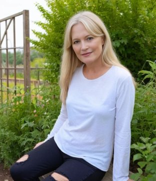 ClaudiaCraves from Uusimaa,Finland